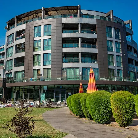 Sunny Plaza Cozy With Terrace 阳光海滩