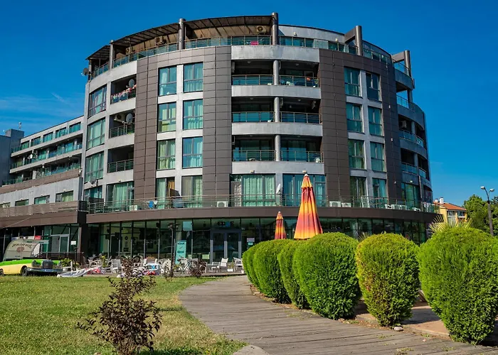 Sunny Plaza Cozy With Terrace 阳光海滩