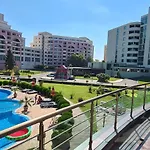 Sunny Plaza Cozy With Terrace Апартамент Слънчев бряг