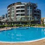 Апартамент Sunny Plaza Cozy With Terrace *