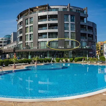 Apartment Sunny Plaza Cozy With Terrace By Menada *