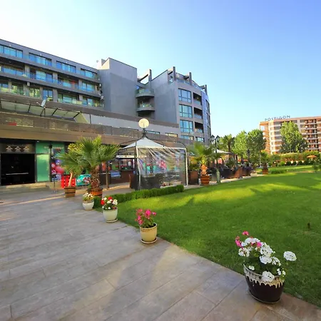 Apartment Sunny Plaza Cozy With Terrace *